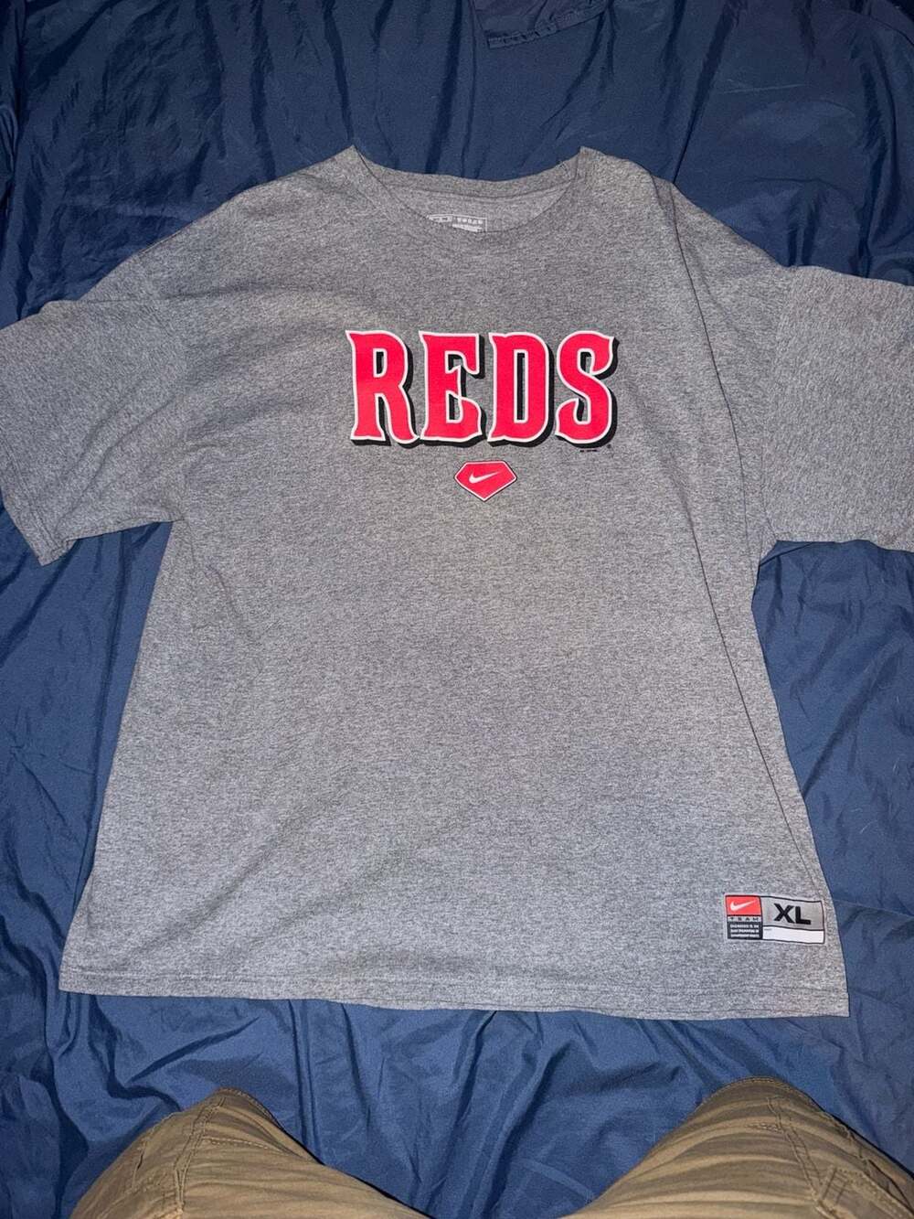 Nike Team Cincinnati Reds Mr. Redlegs Mascot Grey Graphic T-Shirt Size XL A9